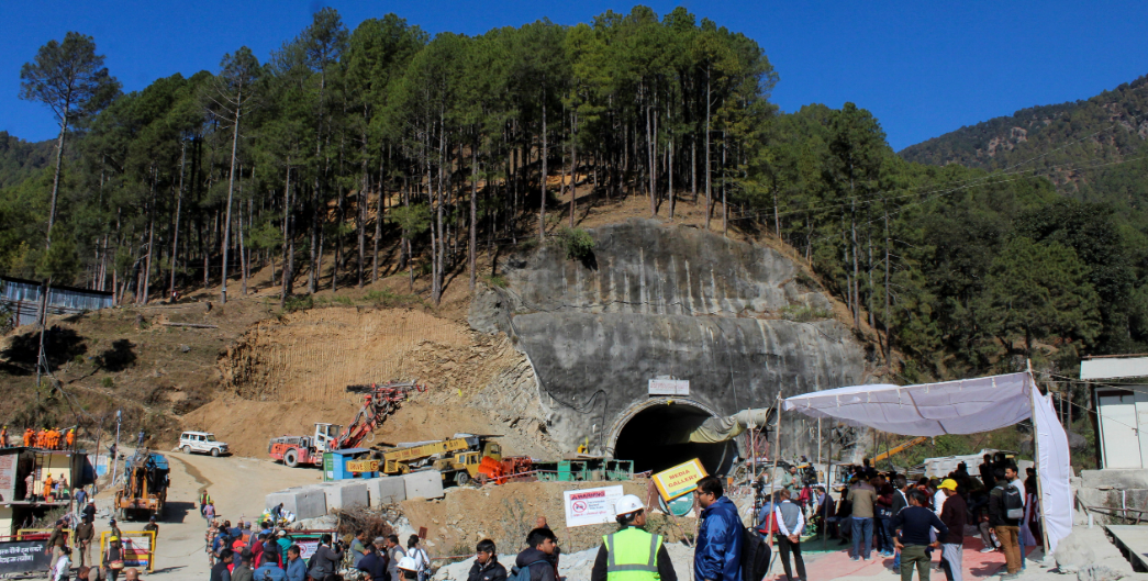 भारतमा सुरुङभित्र १७ दिनदेखि फसेका ४१ मजदुर उद्धार गर्न अब केही समय मात्र बाँकी